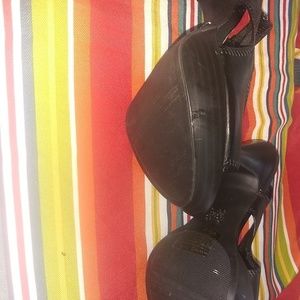 Simply Vera Wang Black high heals